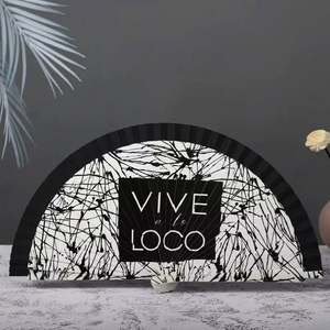 Abanico de Mano de Madera Tallado, Ecológico, con Forro de Bambú, Diseño de Pirámide, Hecho a Mano, Personalizado, Regalo de Decoración para el Hogar y Bodas - Product Image 3