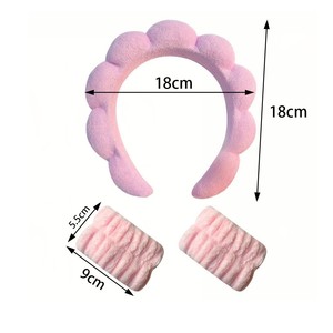 Set de cuatro piezas de diadema de nube dulce hecha a mano estilo coreano, pinza para el pelo para lavarse la cara, banda para la muñeca y flores, en bolsa autosellable - Product Image 2