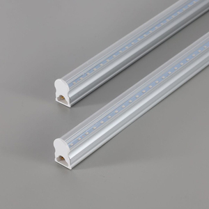 <span class=keywords><strong>Lampe</strong></span> <span class=keywords><strong>de</strong></span> croissance végétale T5 LED avec interrupteur <span class=keywords><strong>pour</strong></span> <span class=keywords><strong>semis</strong></span> d'eau <span class=keywords><strong>Culture</strong></span> <span class=keywords><strong>de</strong></span> légumes Application <span class=keywords><strong>de</strong></span> floraison corporelle en aluminium - Product Image 4