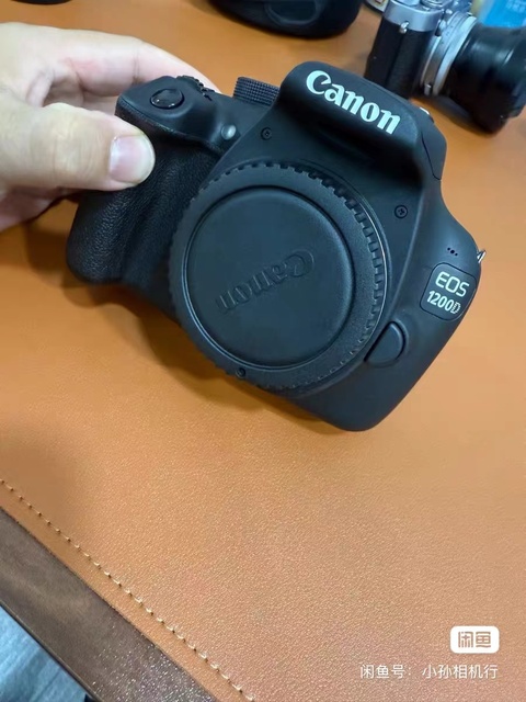 EOS 1200D Used DSLR Camera with Full-frame CMOS Sensor SD Card 1080P HD Ca non Camera