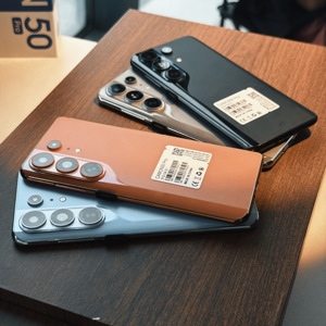 Teléfono inteligente Techon Camon 50 Pro 5G con cámara IA de 50MP, cámara frontal de belleza de 32MP, pantalla de 6.7 pulgadas, 8GB de RAM, 256GB de almacenamiento, bajo costo, ideal para retratos. - Product Image 3