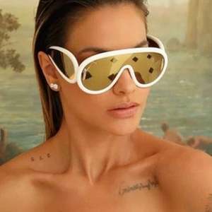 Lunettes de soleil Y2K vintage tendance, monture large, protection UV400, forme bouclier, pour femmes et hommes - Product Image 2