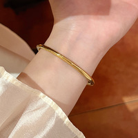 Bracelet manchette articulé en acier titane avec chiffres romains, plaqué or 18 carats PVD, étanche, empilable, pour usage quotidien