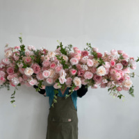 Bruiloftdecoratie groothandel op maat gemaakte blush roze kunstmatige rozen bloemstuk tafel bloemloper