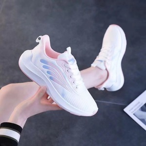 Zapatos de <span class=keywords><strong>Mujer</strong></span>, Nuevas <span class=keywords><strong>Zapatillas</strong></span> Deportivas Ligeras de Moda, Zapatos Deportivos Blancos Casuales al por Mayor para Estudiantes - Product Image 1