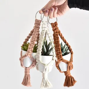 โบโฮมินิทำด้วยมือผ้าฝ้ายในร่มสวนหม้อที่วางดอกไม้ตกแต่งรถแขวนผนัง Macrame แขวนต้นไม้แขวนตะกร้าขาตั้ง