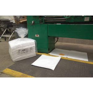 Tissu absorbant Airbank 41x46cm pour huiles et hydrocarbures (100/200 pcs) - Product Image 2