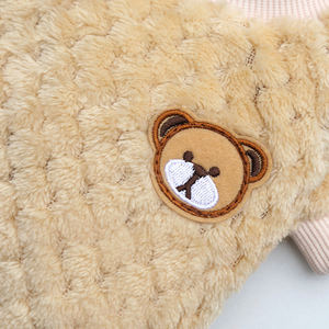 Vêtements de luxe pour animaux de compagnie <span class=keywords><strong>pull</strong></span> d'hiver mignon chien vêtements <span class=keywords><strong>velours</strong></span> seau ours impression peluche deux pattes chemise à carreaux pour chiot chat personnalisé - Product Image 4