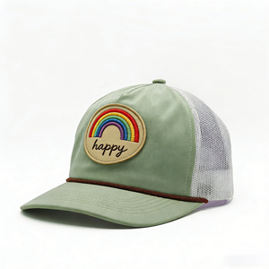 หมวกแก๊ปทรง Trucker 6 แผง ปักลายรุ้งแบบกำหนดเอง ผ้าฝ้ายตาข่าย สปอร์ต พร้อมป้ายทอ เชือกคลาสสิก - Product Image 2