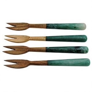 Ensemble de fourchettes en bois et en résine écologique de 4 pièces ensemble de couverts Royal pour vaisselle ustensiles de cuisine ensemble de fourchettes en bois au meilleur prix de gros - Product Image 1