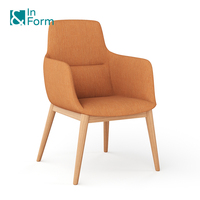 Silla de Oficina de Diseño con Brazos de Aleación Giratorios de 4 Estrellas, Tapizada en Espuma Moldeada por Inyección
