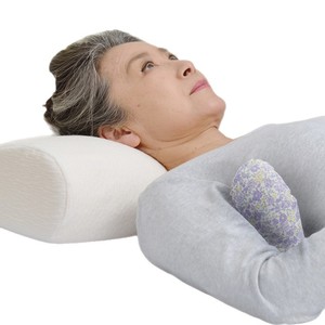 Montai Medical Underarm Pads: Heart-<b>shaped</b> polyester pads <b>for</b> underarm use, made of memory <b>foam</b> <b>for</b> breathability and comfort. - Product Image 1