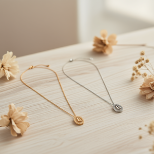 Collana con Ciondolo a Forma di Lettera B con Diamante 10x15cm, Catena alla Moda in Acciaio, Tono Argento e Oro - Product Image 3