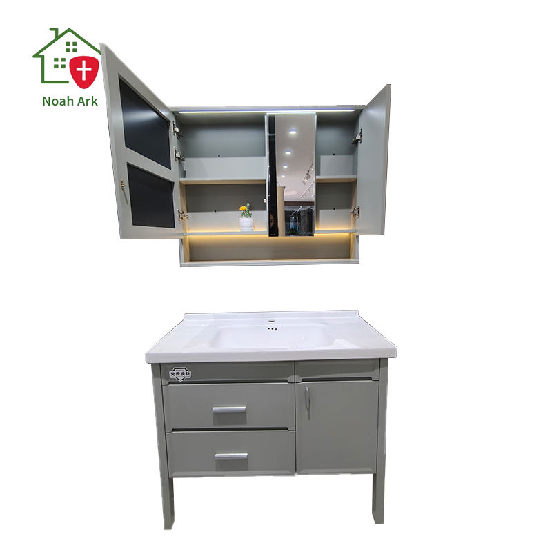 สีเทาเข้ม