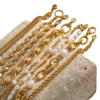 Bracelet tendance vintage en acier inoxydable plaqué or 18 carats, chaîne à maillons faite à la main avec zircon hypoallergénique et perle Allure Jewelry