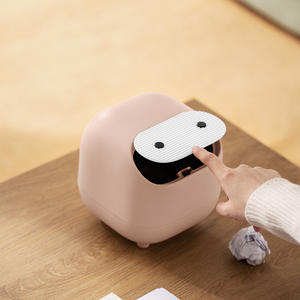 Mini bote de basura de escritorio, bonito y redondo, con botón de presión, para oficina, dormitorio de estudiantes, uso en interiores, blanco y rosa - Product Image 2