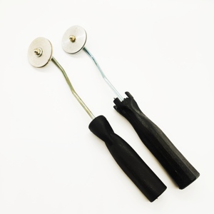 Outils <span class=keywords><strong>de</strong></span> bricolage industriels en <span class=keywords><strong>fibre</strong></span> <span class=keywords><strong>de</strong></span> <span class=keywords><strong>verre</strong></span> et aluminium <span class=keywords><strong>de</strong></span> qualité bon marché <span class=keywords><strong>Rouleau</strong></span> <span class=keywords><strong>de</strong></span> disque à bulles avec poignée en plastique Rouleaux OEM Rouleaux <span class=keywords><strong>de</strong></span> peinture - Product Image 3