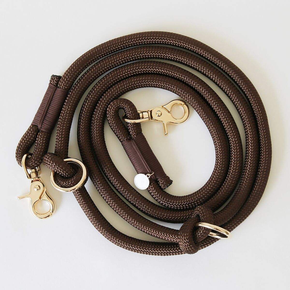 สีน้ำตาล