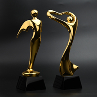 Company Celebration Gold Flying Man Femme Figurine en métal Statuette avec base en cristal noir Trophée commémoratif Récompenses avec ailes