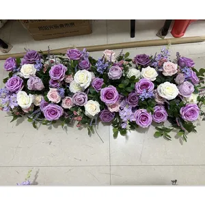 結婚式のための4フィートの造花装飾的な紫色の花のテーブルランナーを供給するIFG花屋