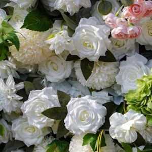 Panel de Flores Artificiales de Seda Personalizado de 8 pies x 8 pies en <span class=keywords><strong>Blanco</strong></span>, <span class=keywords><strong>Verde</strong></span> <span class=keywords><strong>y</strong></span> Rosa, Panel de Flores Enrollable para Decoración de Bodas - Product Image 2