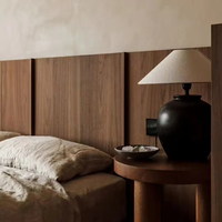 Panneau mural décoratif moderne en PVC WPC imitation bois, facile à nettoyer, idéal pour les travaux de finition murale de fond de chambre dans les grandes maisons.