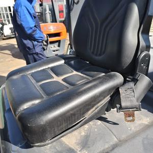 מכירת חיסול! מלגזה משומשת של ניסאן 3 טון, מנוע, משאבה ותיבת הילוכים מקוריים מיפן, מחיר נמוך, ערב הסעודית - Product Image 4