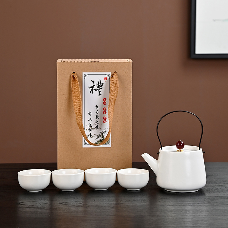 4 tasses de Ge ware, blanc laiteux