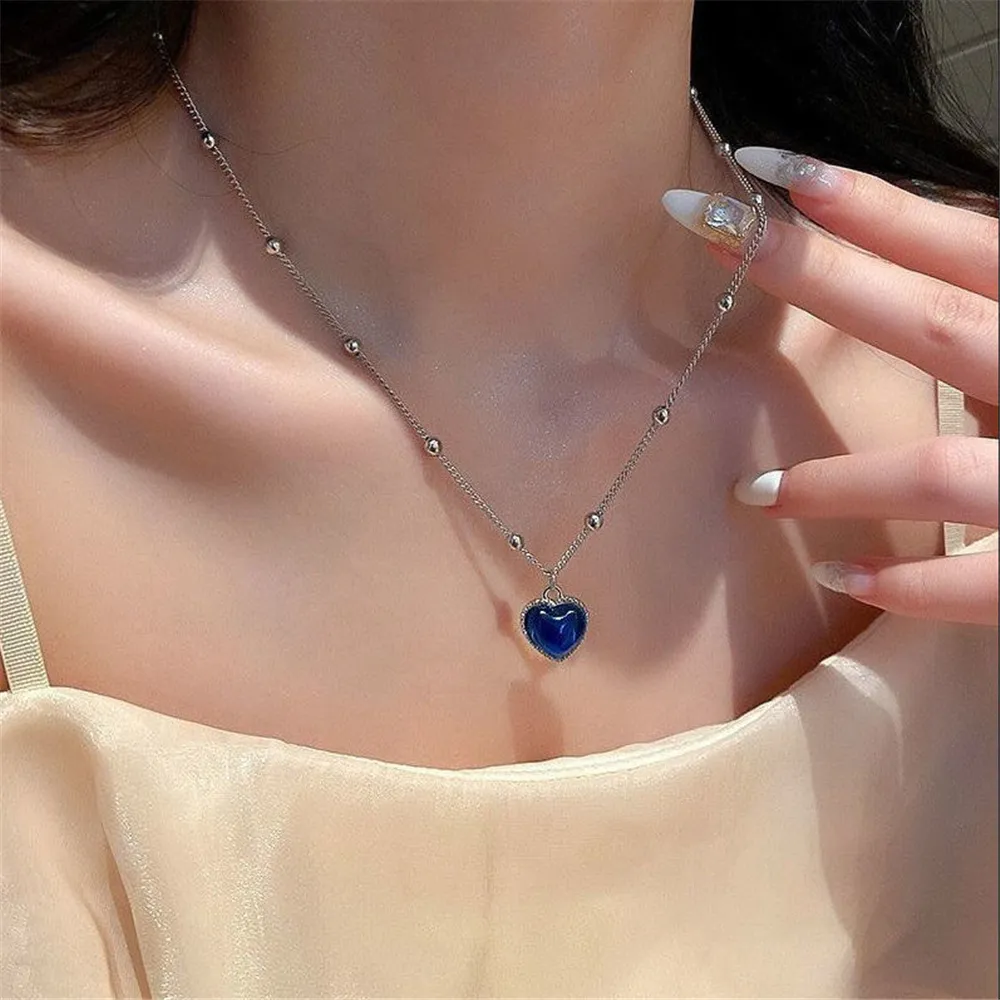 Collana a catena con perline in lega di zinco collana con ciondolo a forma di cuore con scolorimento sensibile alla temperatura per regalo di gioielli per coppia di donne