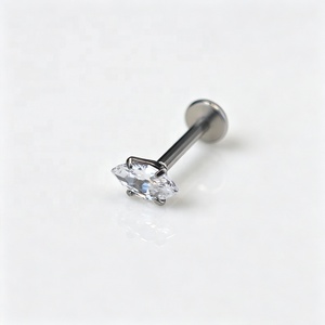 Pendientes de titanio F136 al por mayor, sin rosca, con circonita en forma de pera, engaste de garra, parte trasera plana, joyería perforada para labios - Product Image 3