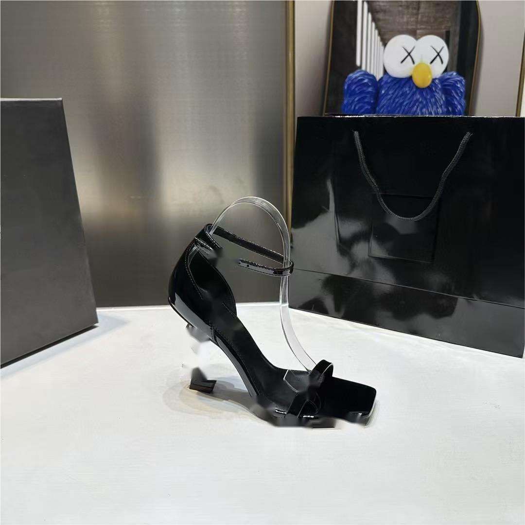 ส้นสีดำ