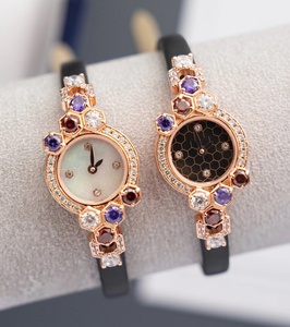 Reloj de Cuarzo de Moda para Mujer, Nuevo, con Esfera de Nácar y Diamantes, Diseño de Abeja y la Frase 'My Love', con Piedras de Circonio Cúbico Hexagonales para Damas - Product Image 6