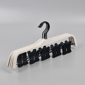 Percha <span class=keywords><strong>de</strong></span> plástico <span class=keywords><strong>de</strong></span> paja <span class=keywords><strong>de</strong></span> trigo <span class=keywords><strong>de</strong></span> marca personalizada para pantalones, perchas duraderas <span class=keywords><strong>de</strong></span> plástico <span class=keywords><strong>ZARA</strong></span> para pantalones con clips <span class=keywords><strong>de</strong></span> plástico - Product Image 1