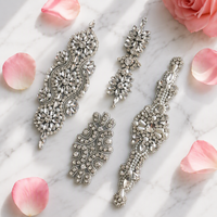 Applique en strass de cristal avec embellissements de perles pour la couture DIY, idéale pour robes, coiffes, jarretelles et chaussures