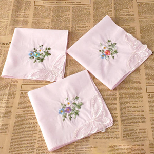 Wholesale Custom Brand Fashion White Lace Scallop Edge Lady Monogrammed Cotton Embroidered Wedding Handkerchiefs for <strong>Happy</strong> <strong>Tears</strong> - Product Image 5