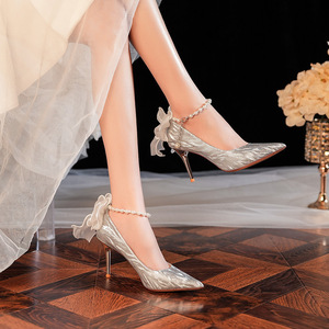 Zapatos de tacón de aguja con punta en pico, correa en el tobillo y lazo, zapatos de novia con tacón alto y brillantes, moda nupcial. - Product Image 3