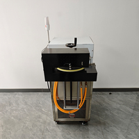 Machine de scellage entièrement automatique pour bouteilles avec opercule en aluminium par induction