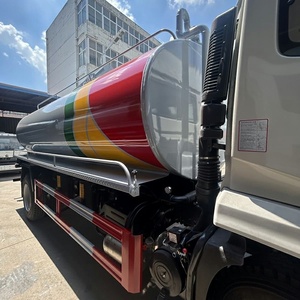 Camion-citerne à vide Dongfeng 4x2 12m³ pour eaux usées, camion-citerne à boues septiques de 10-12m³ de capacité moyenne à vendre - Product Image 4