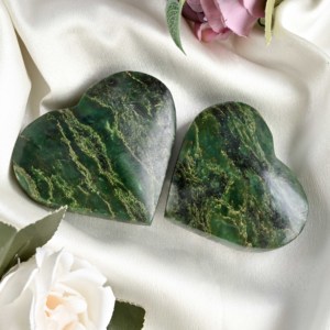 Piedra de Palma de Cristal Esmeralda Natural Pulida en Forma de Corazón, Ecológica, para Feng Shui y Regalo, Venta al por Mayor - Product Image 2