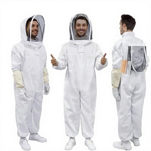 Combinaison de protection apicole respirante BEST Armor, anti-piqûres d'abeilles, confortable et légère, pour apiculteurs et apicultrices de ferme et d'apiers. - Product Image 1