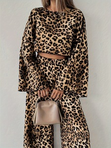 Completo Casual da Donna Due Pezzi con Stampa Leopardata, Top a Maniche Lunghe e Pantaloni, Stile Europeo Comodo per Primavera - Product Image 3