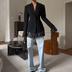 Haut de costume pour femme à manches longues, style blazer, uni, tissé, avec empiècements en dentelle noire et fermeture boutonnée - Product Image 3