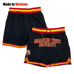 Pantalones Cortos de Baloncesto Retro de Malla Sublimados Personalizados al por Mayor, Transpirables, con Logotipo Bordado Estampado y Bolsillo - Product Image 1