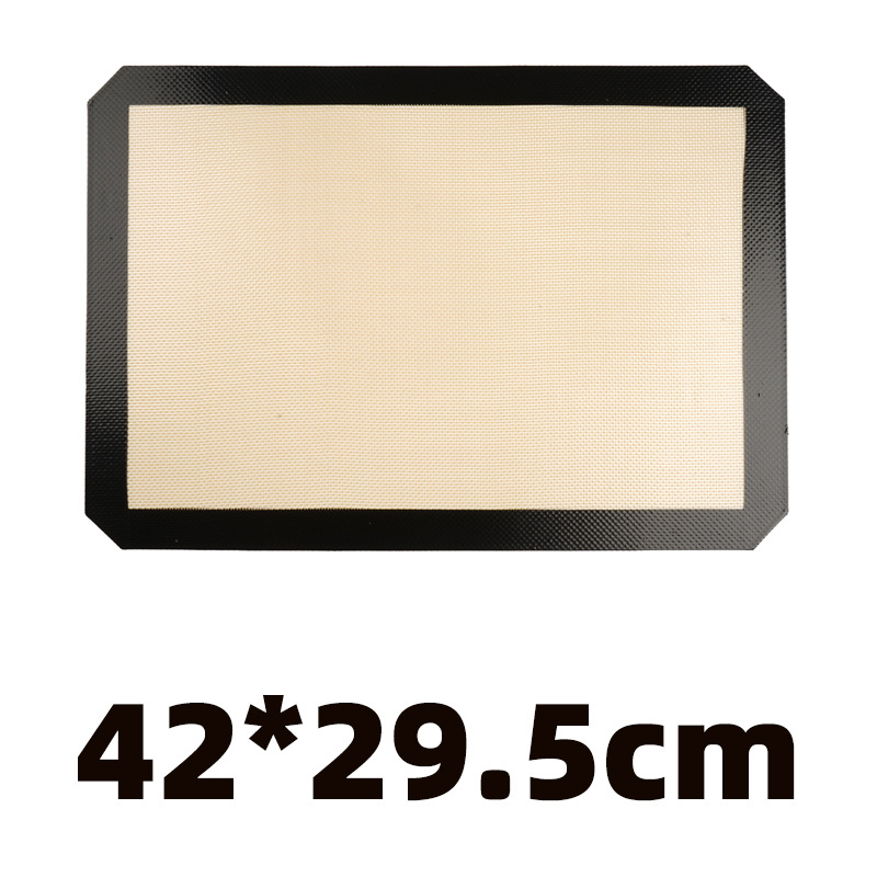 42*29,5 cm [coin coupé noir]