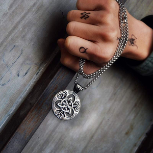 Ожерелье в стиле ретро-панк (европейско-американский стиль) — круглая подвеска из нержавеющей стали с ирландским кельтским узлом - Product Image 3