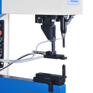Professionnel 824 Outillage Autofeeder Automatique Riveteuse Rivetage Écrou <span class=keywords><strong>Fixation</strong></span> Insertion Machine - Product Image 2