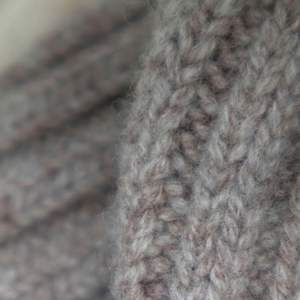 Conjunto de gorro y bufanda de lana tejida para mujer, 100% lana pura, nuevo, sin costuras, grueso, de dos piezas, para otoño e invierno - Product Image 4