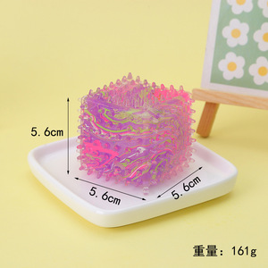 Jouet de décompression en forme de géométrie, style célébrité internet, avec lignes fluides, à pétrir et à rebond lent, boule à picots anti-stress - Product Image 4