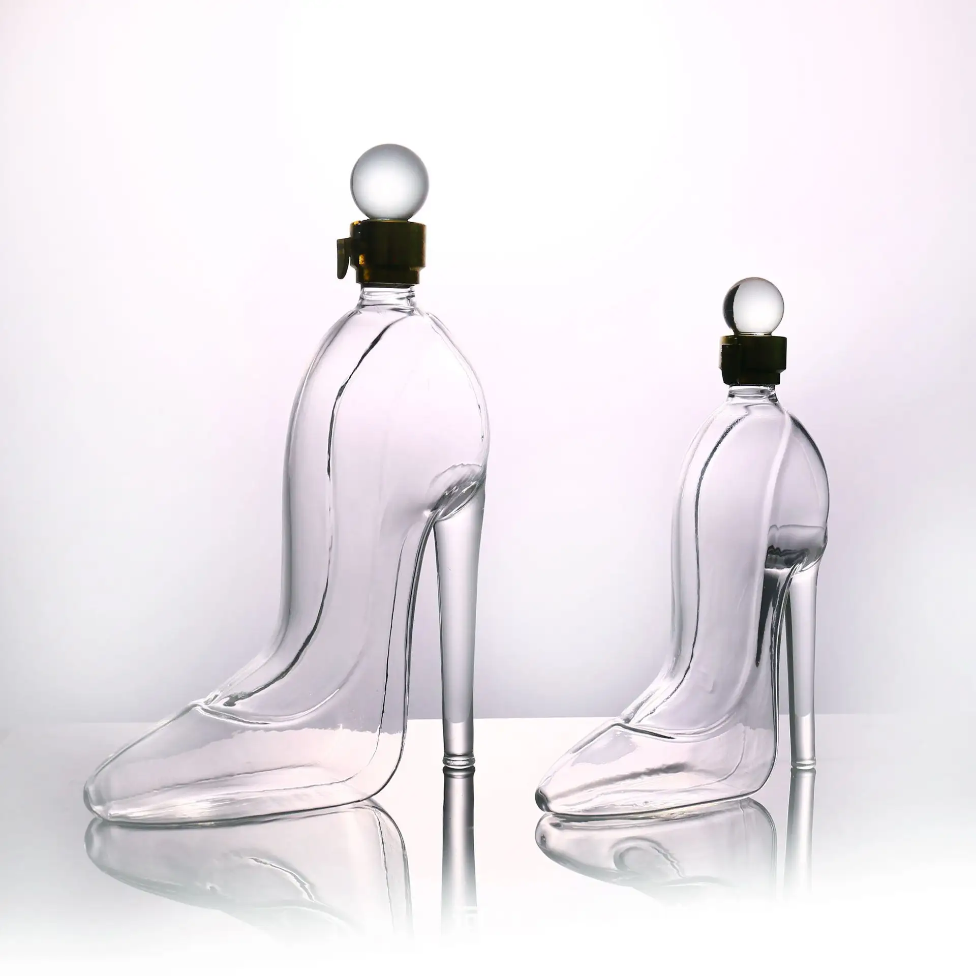 Chinese Suppliers Unique High Heels Shaped Decanter Vodka Wine Glass Bottle