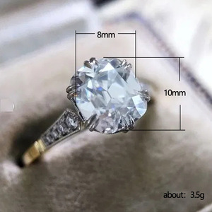 Anello con accenti in cristallo bicolore per donna, accessori minimalisti ed eleganti per l'uso quotidiano - Product Image 5